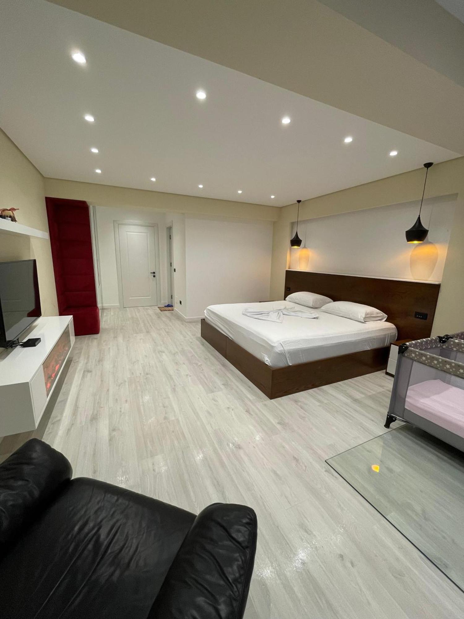 Home 12 Librazhet 外观 照片